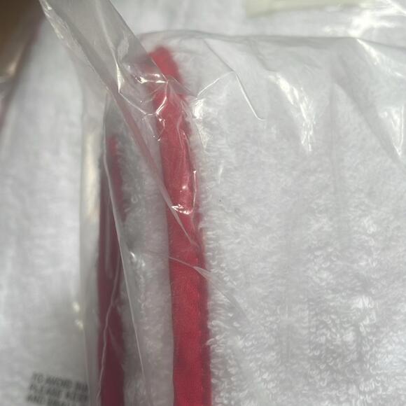 Weezie Red Piped signature Bath Towel - Picture 2 of 3